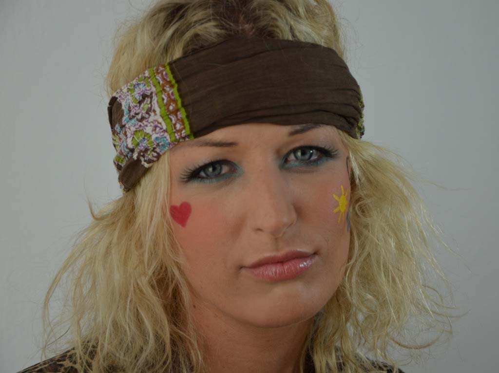 Hippie Makeup Frisur Tutorial 60er Flower Power Retrochicks